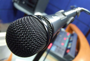 microfone_freeimages